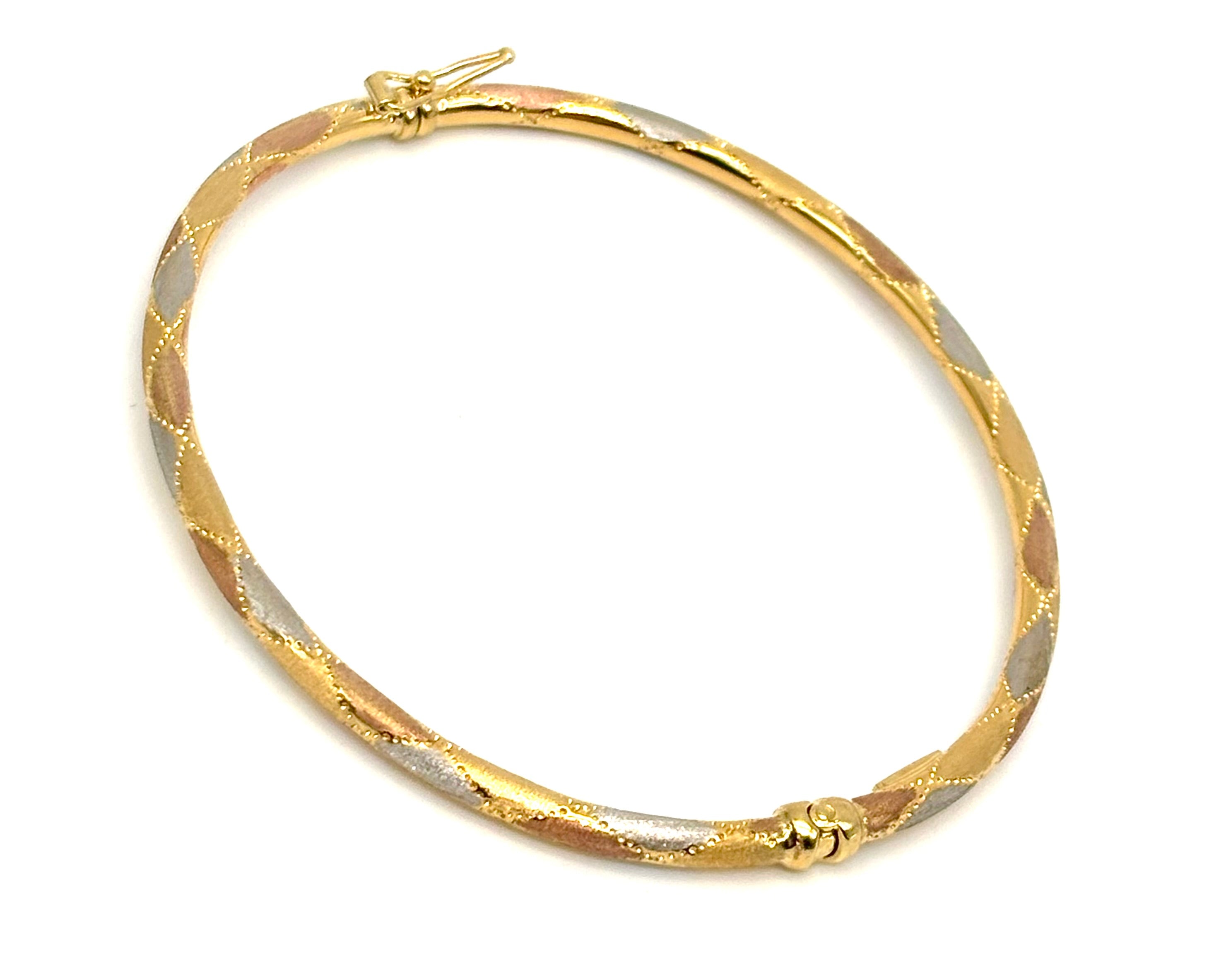 18K GOLD BANGLE BRACELET - HANDMADE IN ITALY