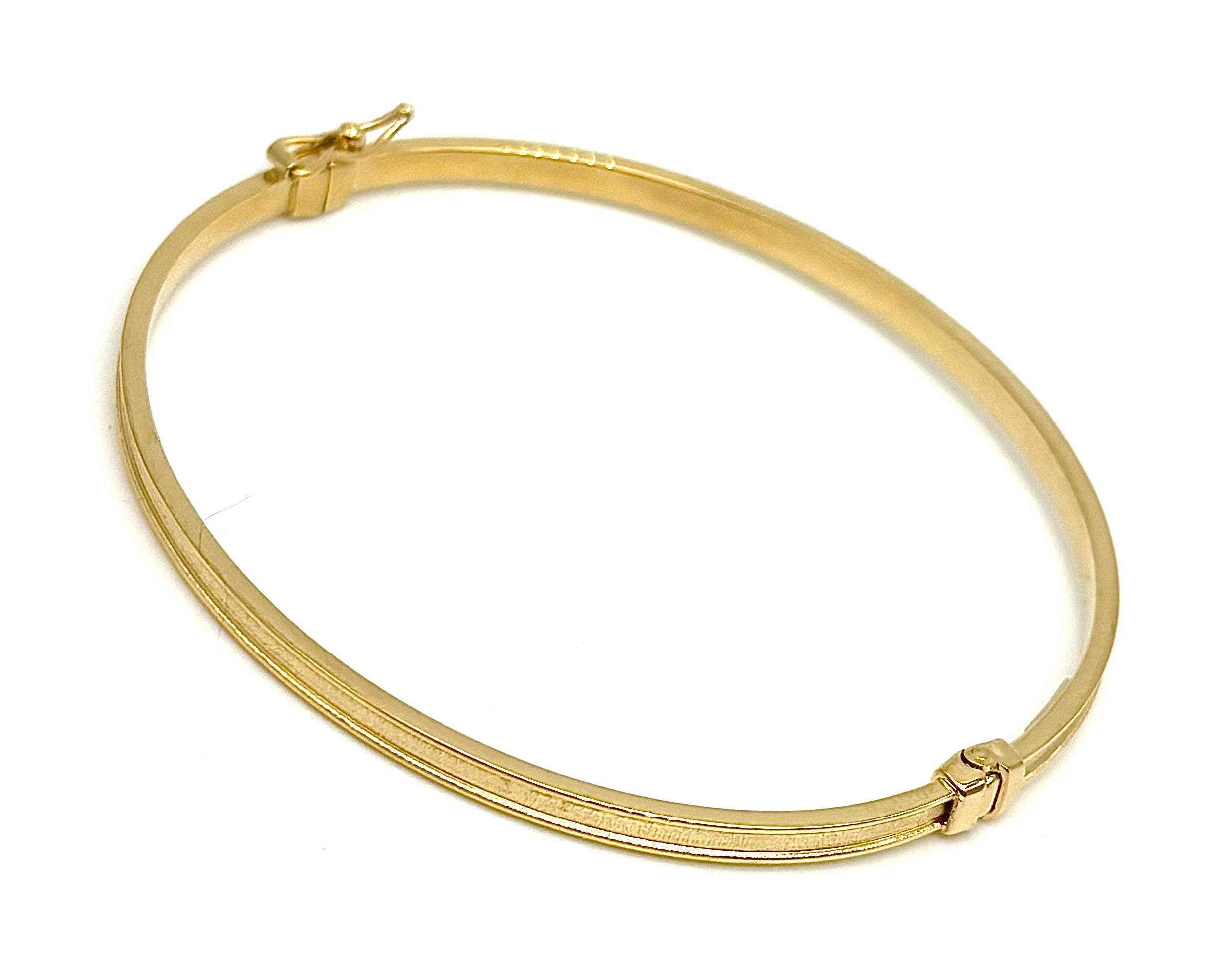 18K GOLD BANGLE BRACELET - HANDMADE IN ITALY